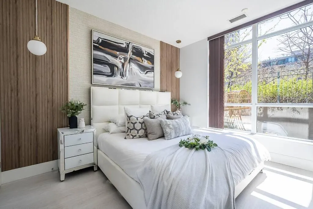 Luxury Suite With Private Terrace Downtown Toronto