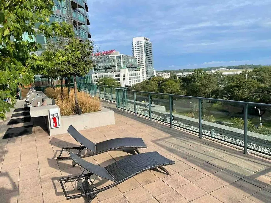 Luxury Suite With Private Terrace Downtown Toronto Canada
