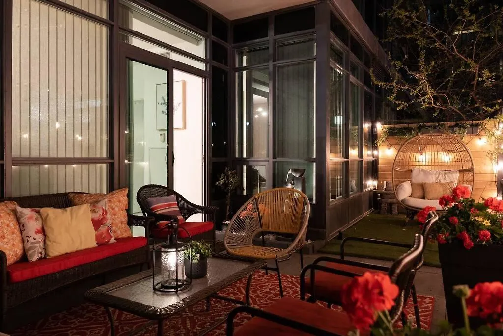 Luxury Suite With Private Terrace Downtown Toronto Apartment