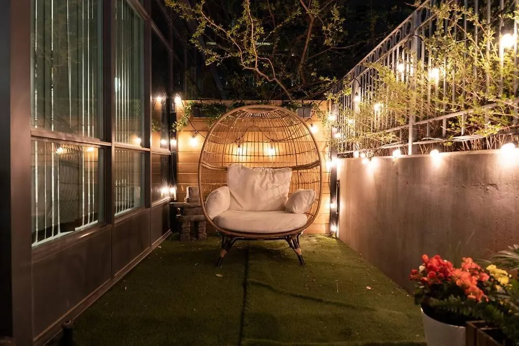 Luxury Suite With Private Terrace Downtown Toronto Apartment