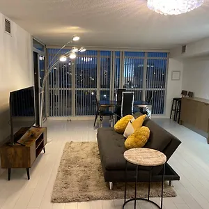Cozy Open Concept 2br 2bath W/parking -jays/cn Appartement