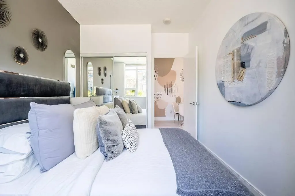 Luxury Suite With Private Terrace Downtown Toronto Apartment