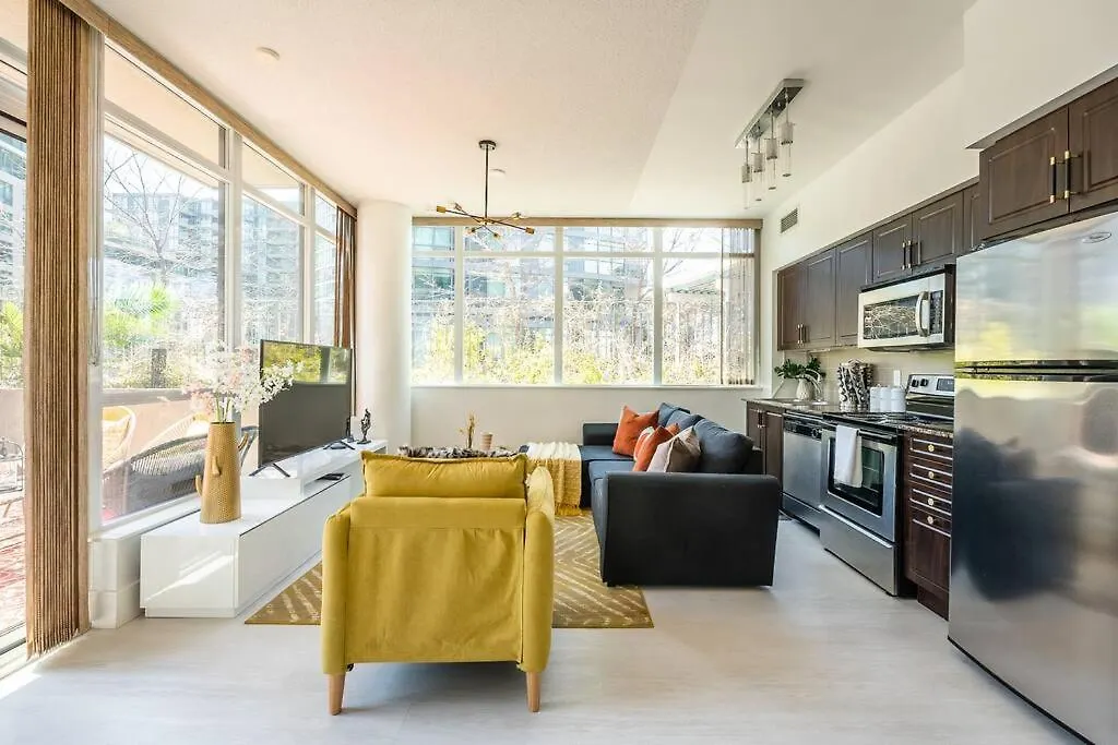 Luxury Suite With Private Terrace Downtown Toronto Apartment