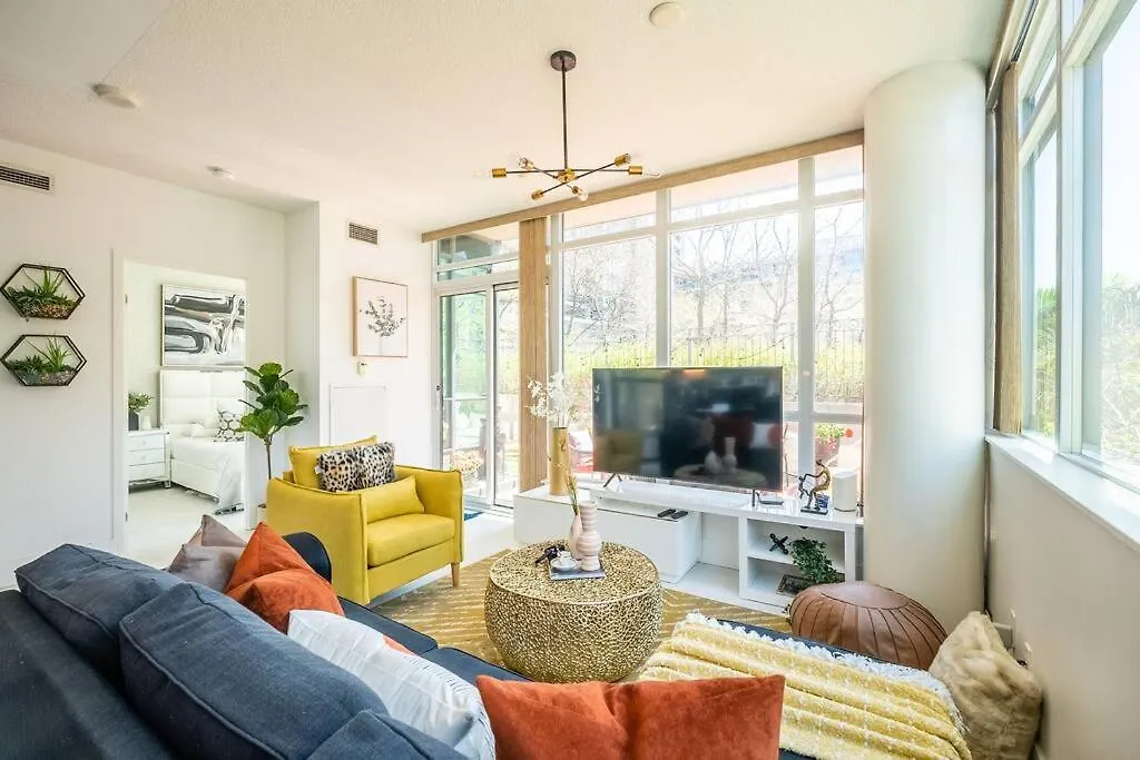 Luxury Suite With Private Terrace Downtown Toronto Canada