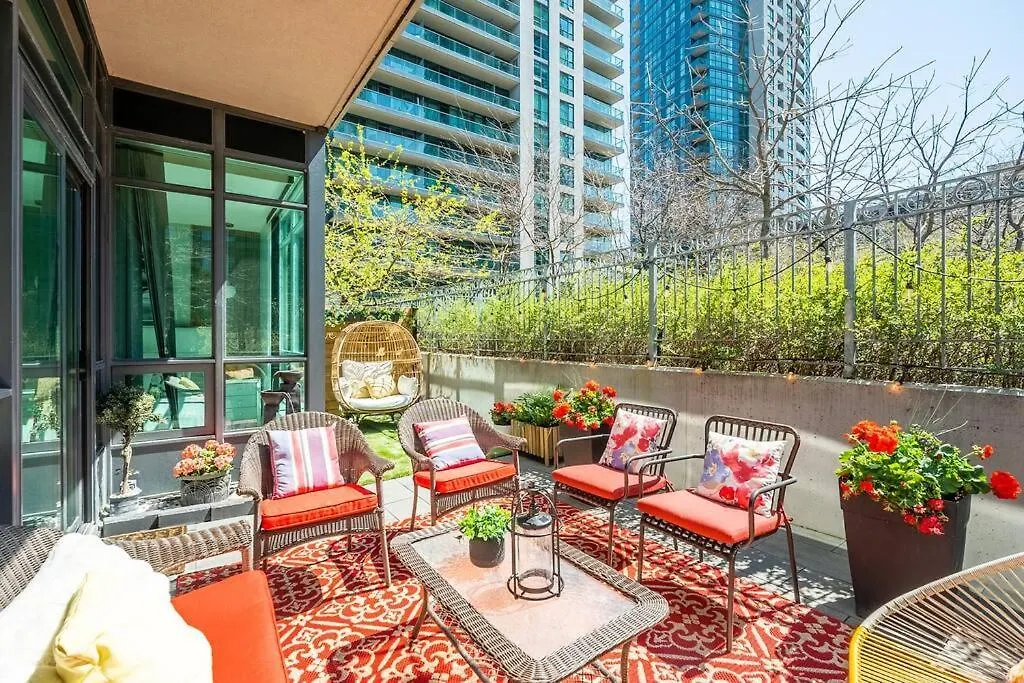 Luxury Suite With Private Terrace Downtown Toronto Apartment
