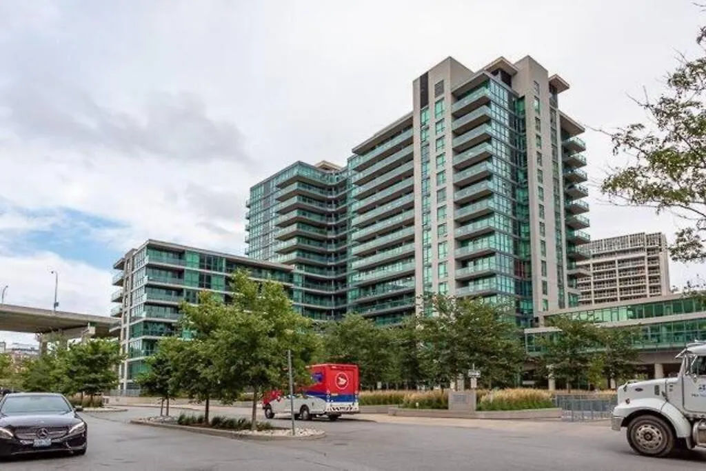 Luxury Suite With Private Terrace Downtown Toronto Canada